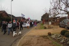 Paar honderd betogers protesteren tegen Hezehof en broodfok